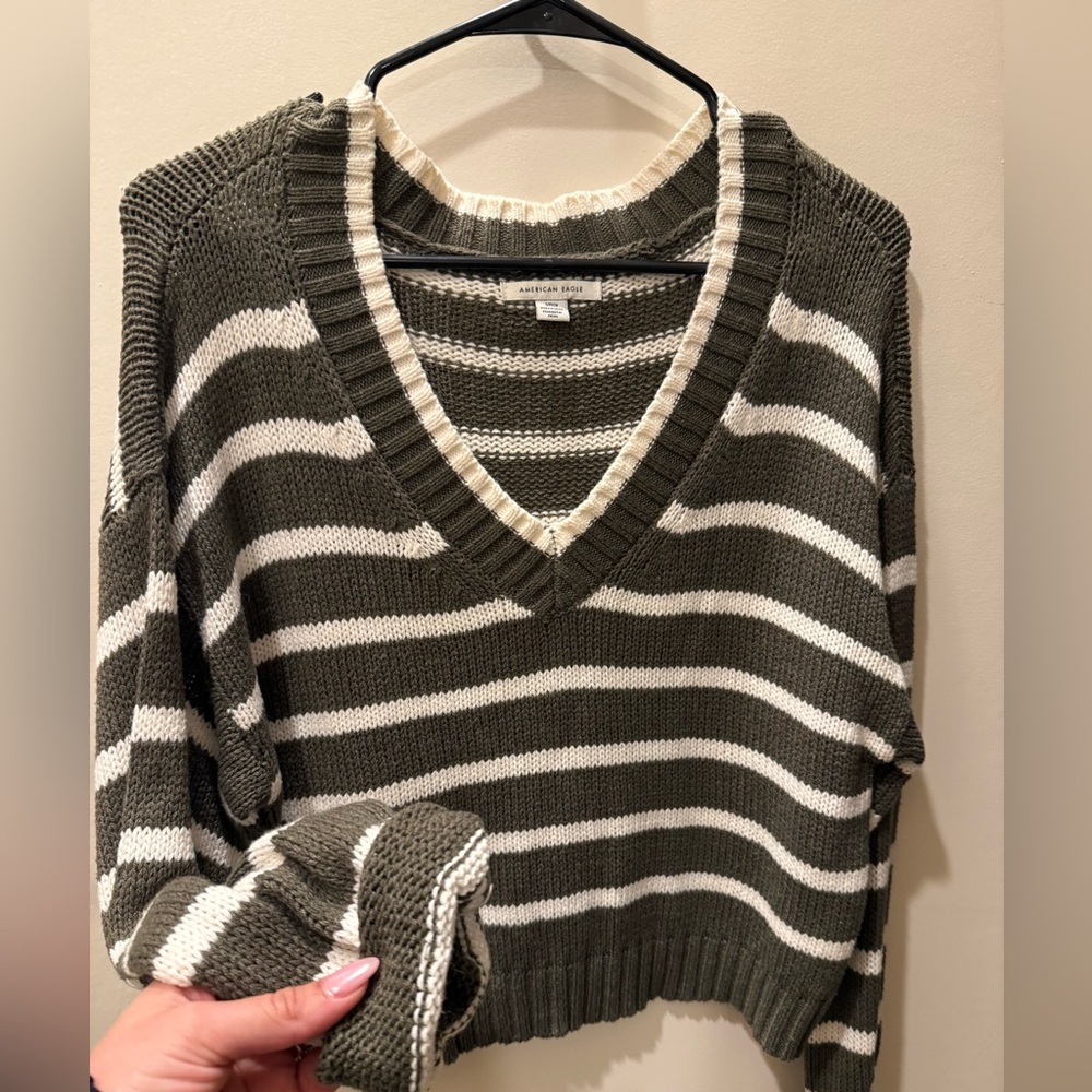 American eagle sweater